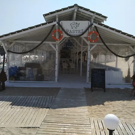 Oasis Beach Club Studio